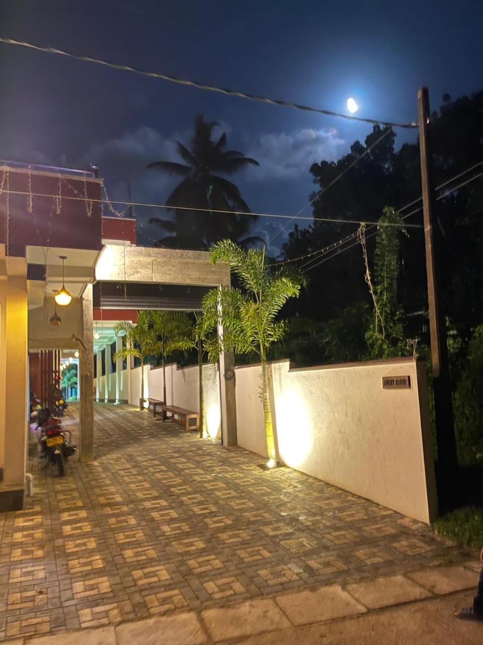 Harumalgoda Hotel Sunny Cloud מראה חיצוני תמונה